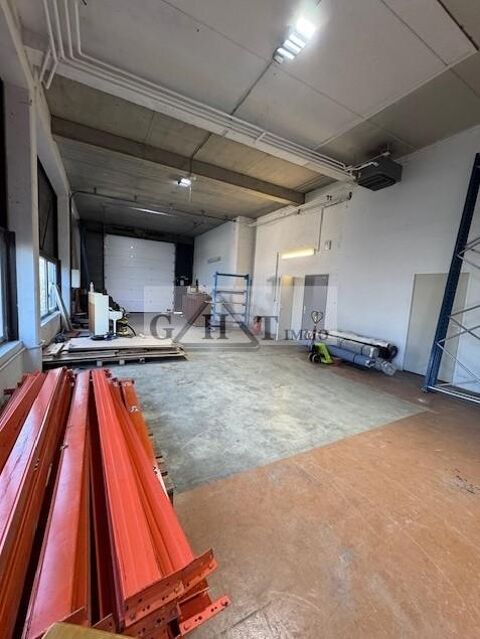   Local d'activit� � louer 195m2� Trappes (Yvelines, �le-de-France) 