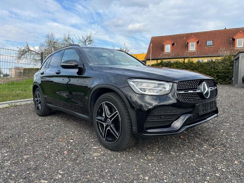 Classe GLC 300 4MATIC AMG Line – LED Chauffage Stationnaire Attelage 2020 occasion 33000 Bordeaux