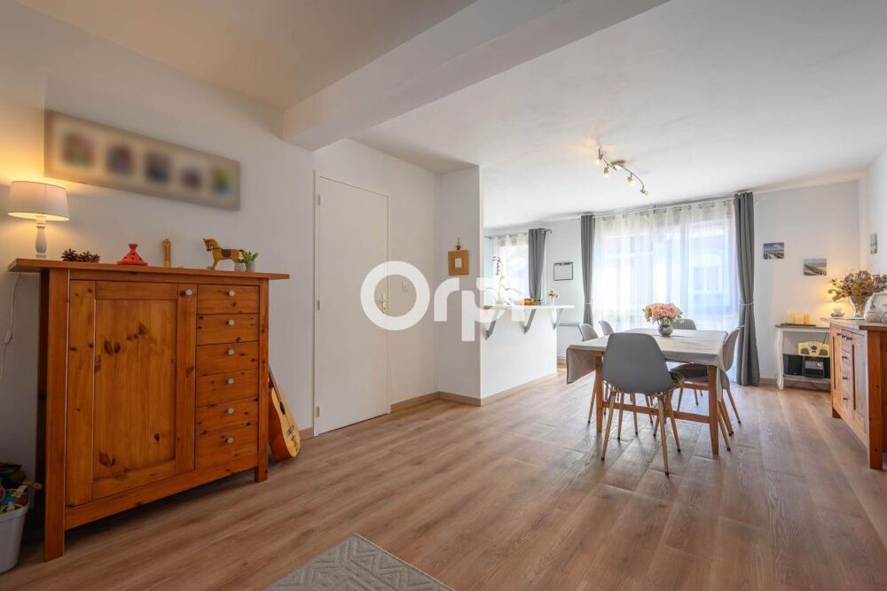 GRAND APPARTEMENT T3 + GARAGE + PLACE PARKING à Sin-le-Noble