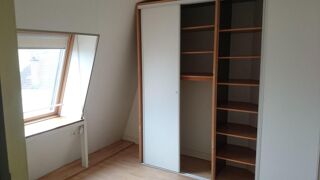  Appartement à louer 3 pièces 82 m²