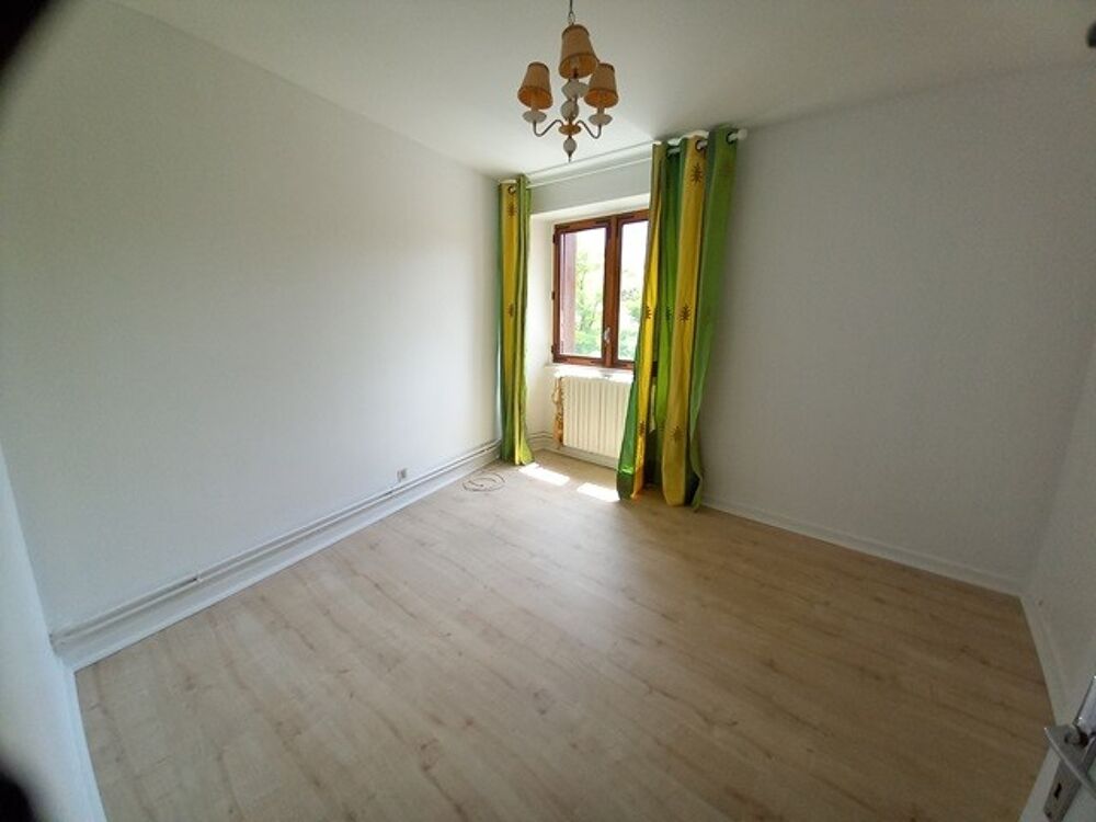 Location Maison Charmante Maison de village de 91m² Grenier montgon