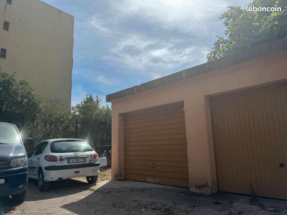 Vente Parking/Garage Parking / box Avignon 16 m2 Avignon