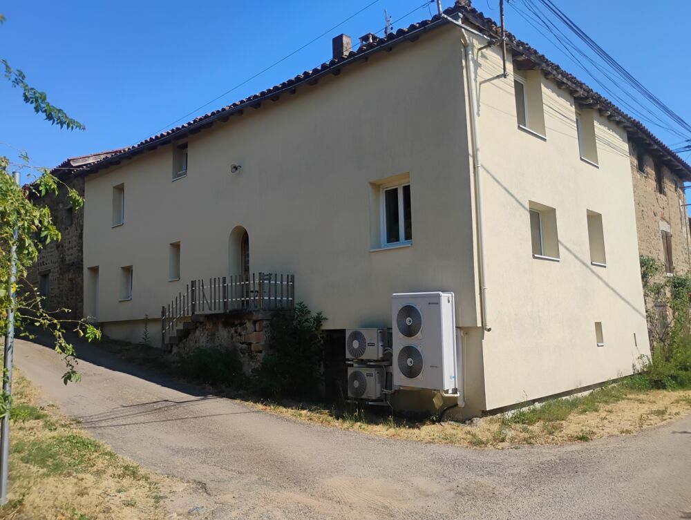 Vente Maison Coup de cœur : Charme, authenticité et potentiel  Maison mitoyenne 5 pièces SAINT PIERRE LE VIEUX (71) Saint pierre le vieux