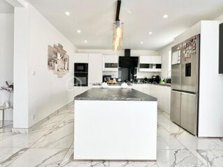  Villa  vendre 5 pices 140 m