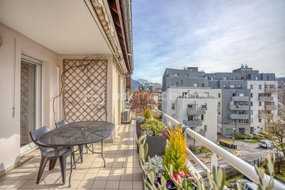 T5 Duplex d'exception  Dernier étage, climatisation, terrasses et vue montagnes au coeur d'Annecy