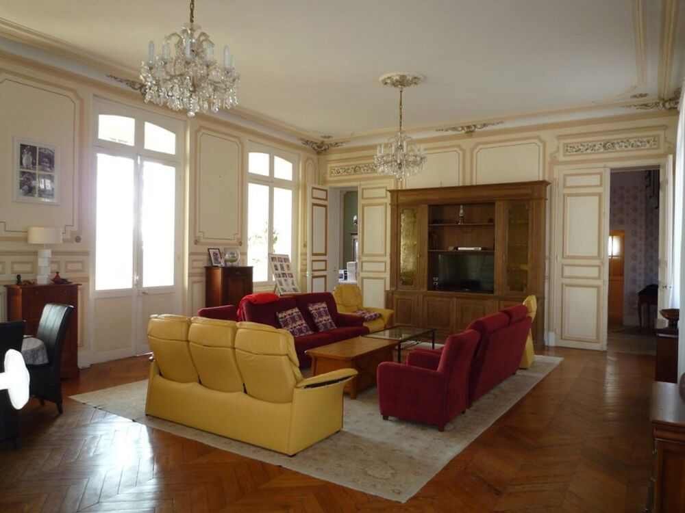 Dpt Aisne (02), CHATEAU THIERRY centre, demeure 1850 de 600 m² habitables et parc clos de murs 5000 m2