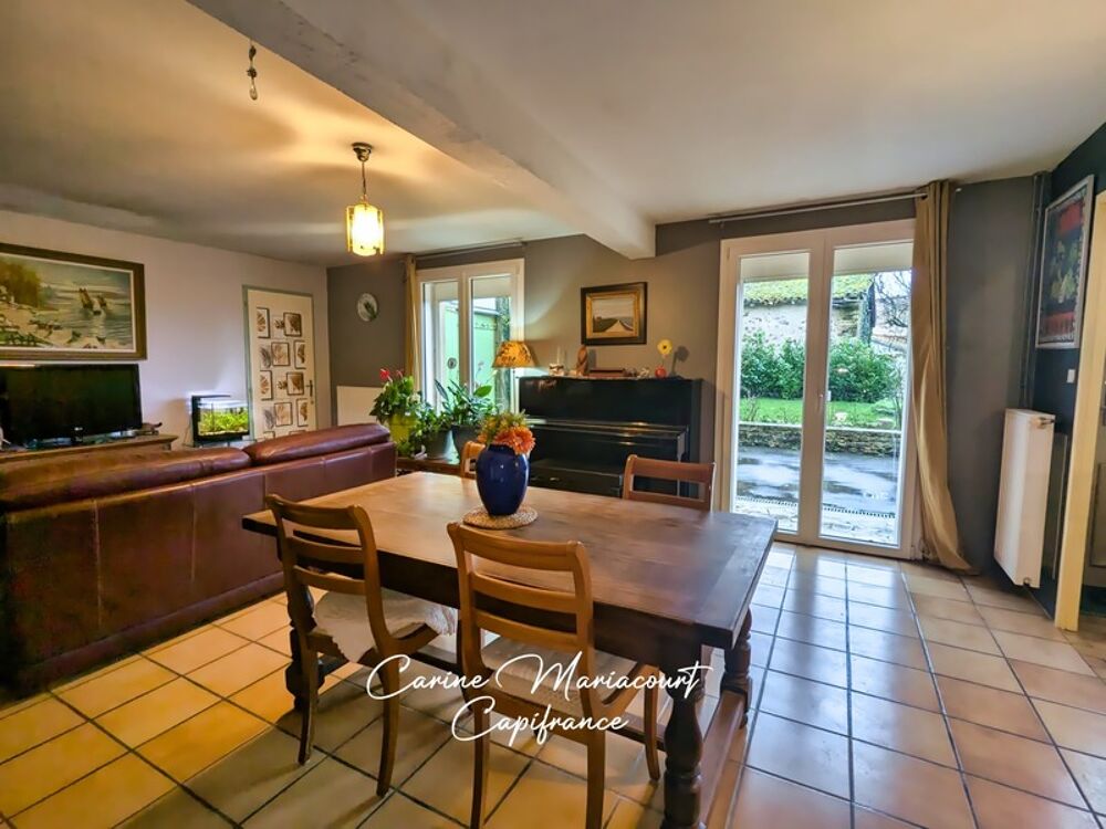 Vente Maison MAISON RENOVEE DE 160 M2, 4 CHAMBRES, VERANDA, GRAND GARAGE ET DEPENDANCES Fomperron