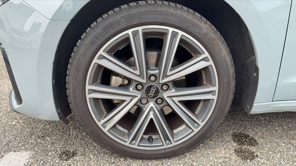 A1 (2) 1.0 TFSI 110 S-Tronic 7 Advanced - Automatique Entretien 2022 occasion 69330 Meyzieu