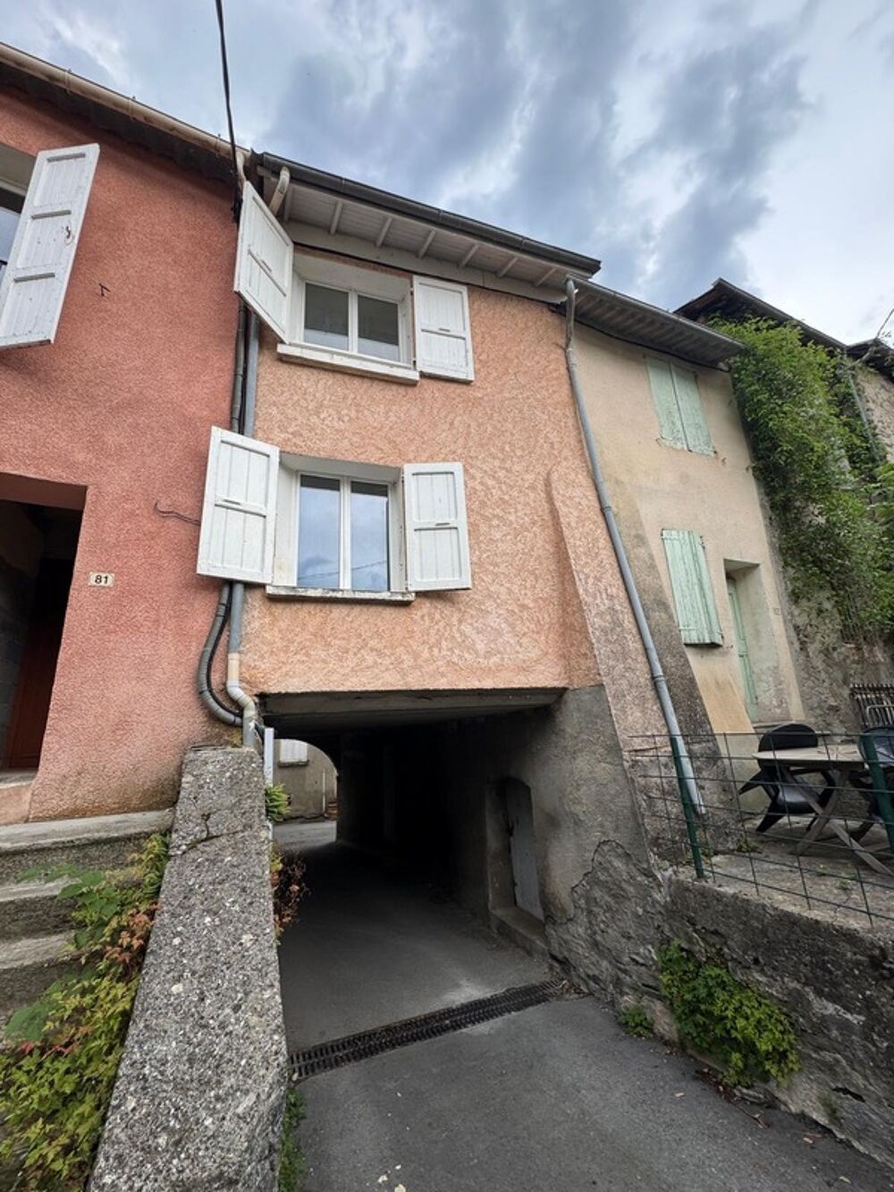 ? À VENDRE : Maison de village suspendue T4 atypique (~75 m²)  Le Brusquet