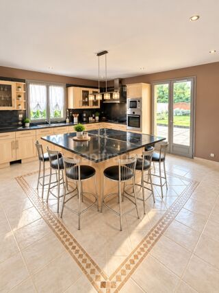  Maison à vendre 7 pièces 232 m²