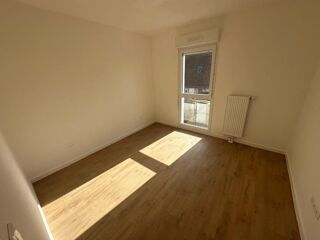  Appartement à louer 3 pièces 64 m²