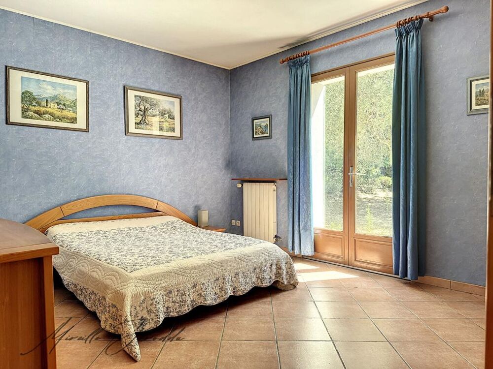 Vente Maison Saint Remy De Provence villa 5 pièces 128 m² avec piscine et dépendance Saint remy de provence