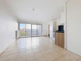 Vente Appartement DÉCINES-CENTRE - T2 lumineux de 46 m² - Balcon et Garage - Copropriété 2015 Decines charpieu