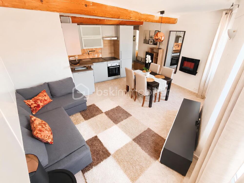 OLLIOULES CENTRE HISTORIQUE  Appartement de charme T3 de 51 m²  Vendu entièrement meublé  Rénové  Aucun travaux  Faibles ch