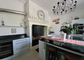  Propriété/château à vendre 12 pièces 400 m²