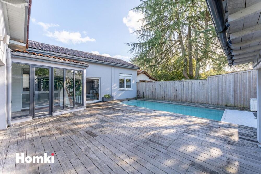 Maison/Villa T7 de 210 m² à Pessac 33600