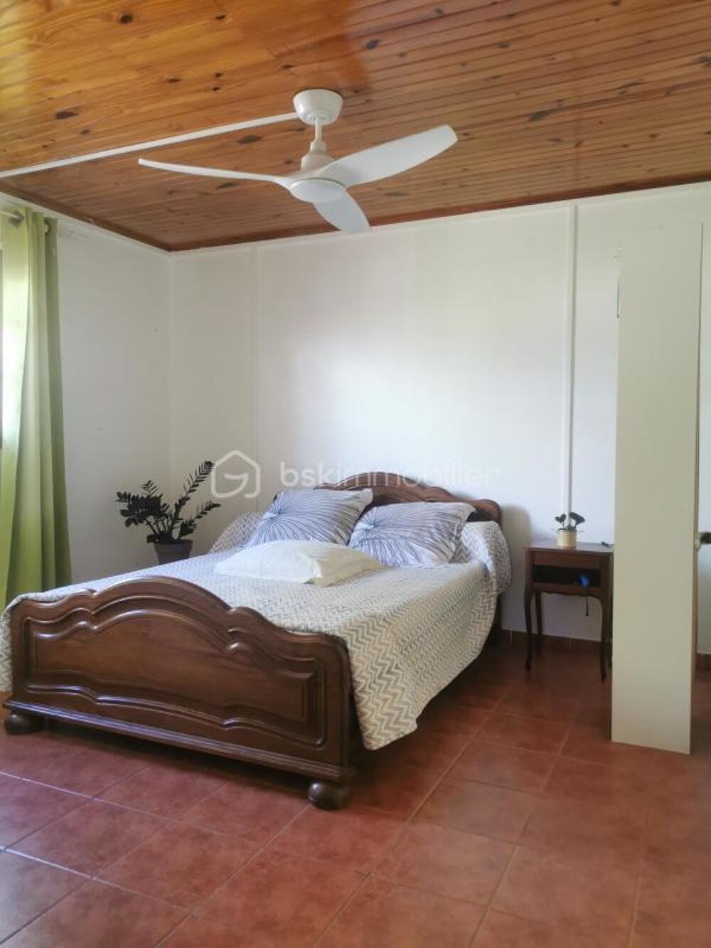 Maison bien entretenue à Cratère