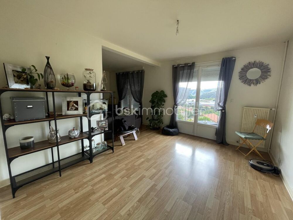 Vente Appartement Appartement / 2 chambres / garage / balcon / cave Creissels