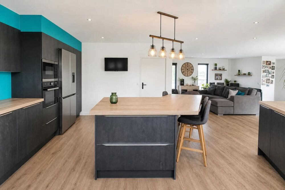 Villa récente de 6 pièces, piscine et garage - 181 m2 - Homps