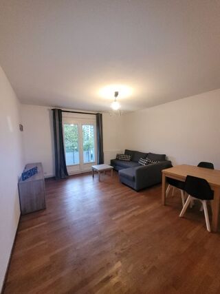  Appartement à louer 3 pièces 65 m²