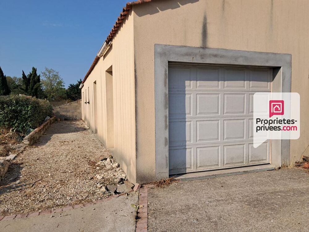 Maison contemporaine de plain-pied 5 chambres Piscine Double garage