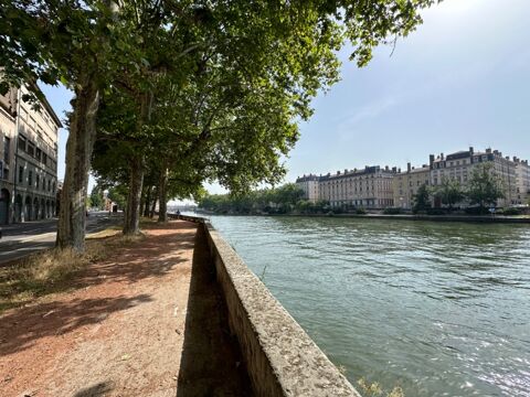 local/bureau à louer LYON 5EME ARRONDISSEMENT (69)- magnifique local commercial ou bureaux avec vitrine sur quai de saone de 135 2675 69005 Lyon 5eme arrondissement