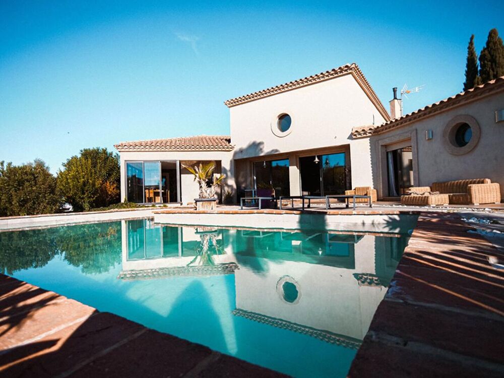 Incroyable villa de haut standing de 205 m² sur un terrain de 2000 m² avec piscine