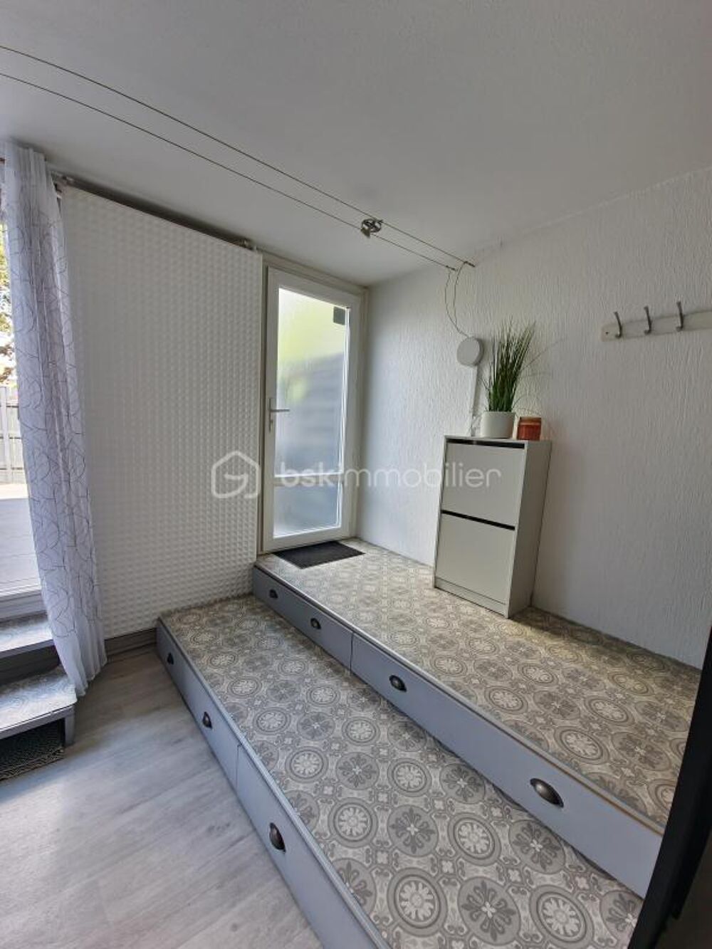 APPARTEMENT EN RC de 124m² UTILE AVEC TERRASSE DE 34m² -VUE DEGAGEE- 5P LUMINEUX ET EN PARFAIT ETAT