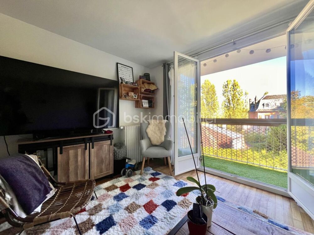 Vente Appartement T4 de 83 m2, lumineux, traversant et sans vis à vis, au 3ème et dernier étage à Vaucresson Vaucresson
