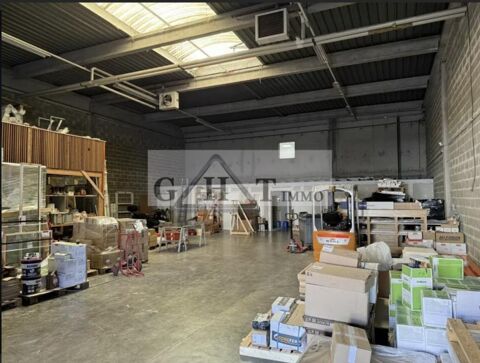  À LOUER – Entrepôt avec bureaux – Gennevilliers 