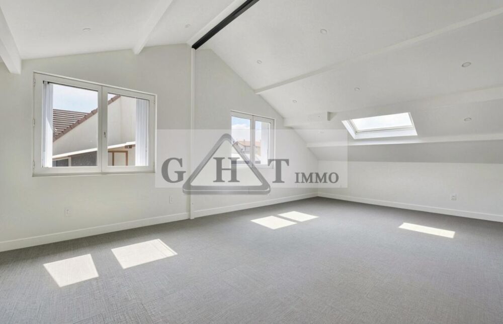   Bureaux 250 + Terrasse 200m2 à louer Montreuil Montreuil