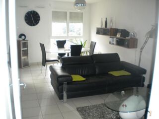  Appartement à louer 3 pièces 65 m²