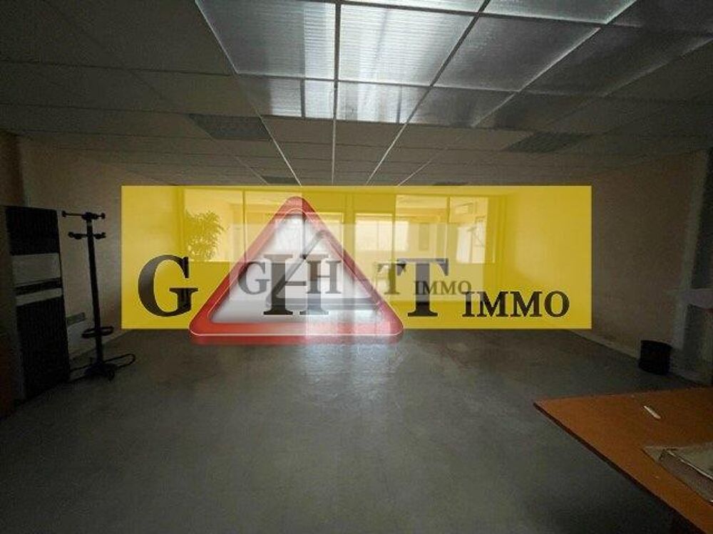   A LOUER ENTREPOT DE 101 M² À NEUILLY S/ MARNE 