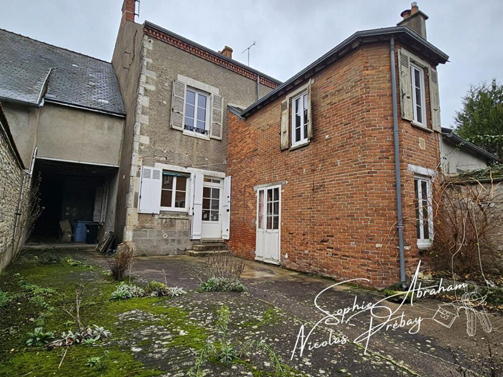 Vente Maison Maison de ville avec dépendances et fort potentiel en centre-ville de Toury Toury