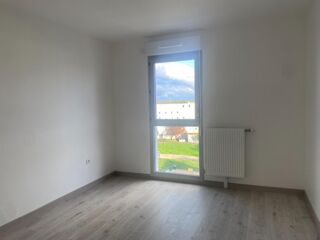  Appartement à louer 3 pièces 65 m²