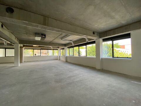 OPPORTUNITE MEYLAN - Prox GRENOBLE - Local &agrave; am&eacute;nager 263000 38000 Meylan