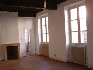  Appartement à louer 4 pièces 120 m²