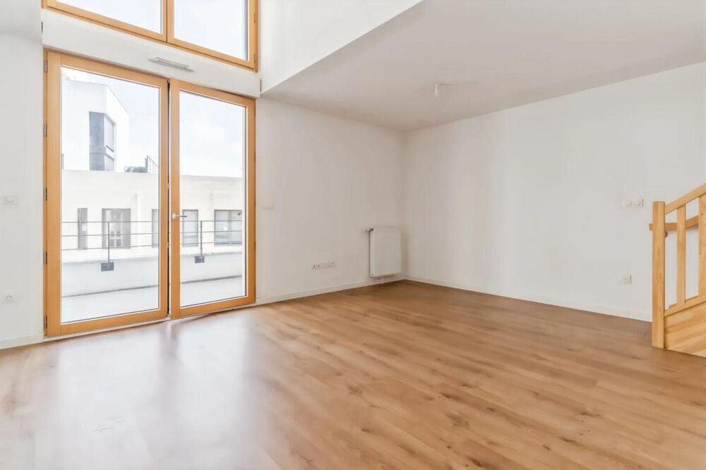 Duplex lumineux avec séjour impressionnant à double hauteur