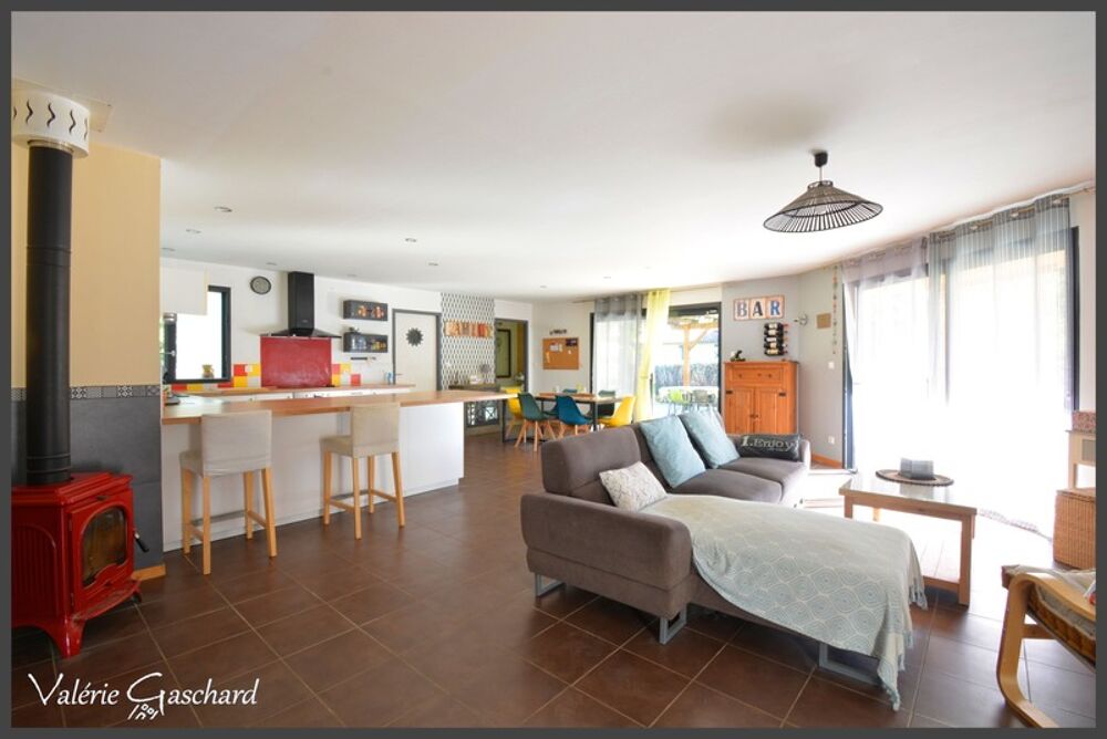 Ménesplet (proche Montpon-Ménestérol) Maison de 130 m² en parfait état