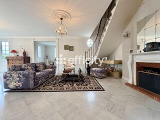  Propriété/château à vendre 8 pièces 240 m²