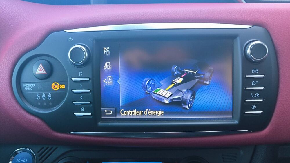 Yaris 1.5 VVTi 100 Hybrid E-CVT Collection 2017 occasion 10300 Sainte Savine