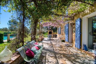  Villa  vendre 8 pices 183 m