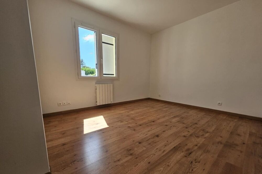 MAISON DE PLEIN PIED 117 M2 - SANS VIS À VIS - GRANDE PIÈCE DE VIE - 3 CHAMBRES - PISCINABLE