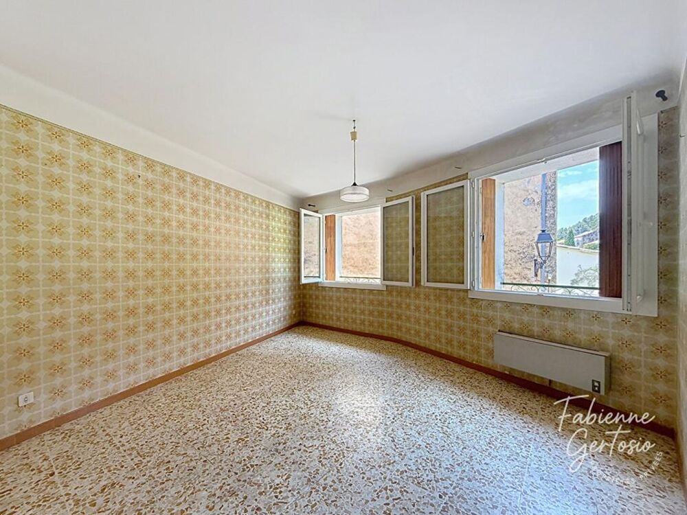 Solliès-Toucas ! maison de village de 85m2