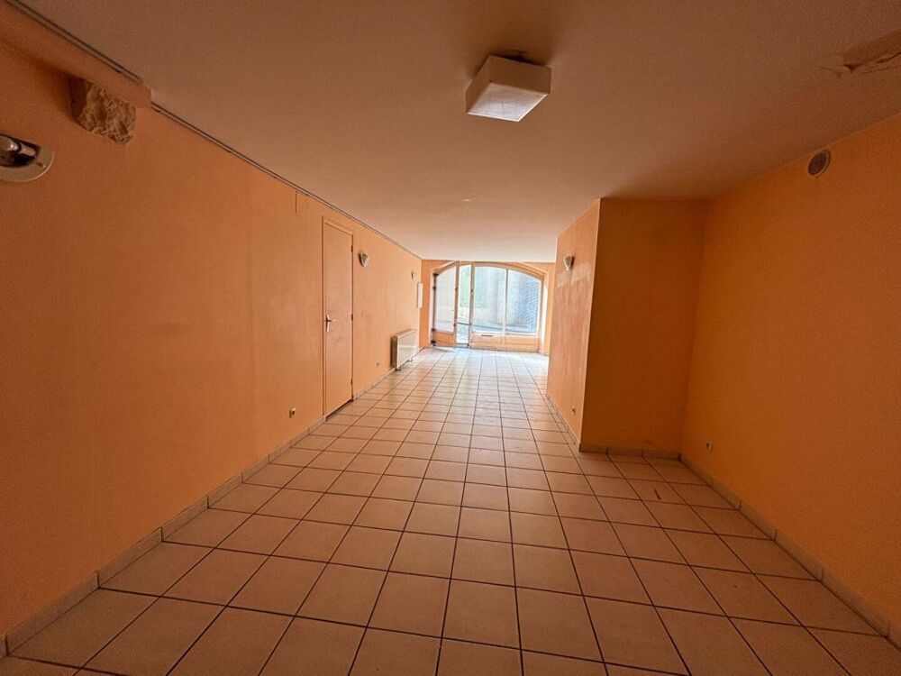 Appartement atypique 44 m² + cave voûtée 24 m² ? Nevers, proche Porte du Croux