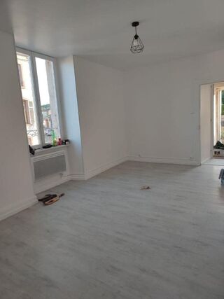  Appartement à louer 2 pièces 63 m²