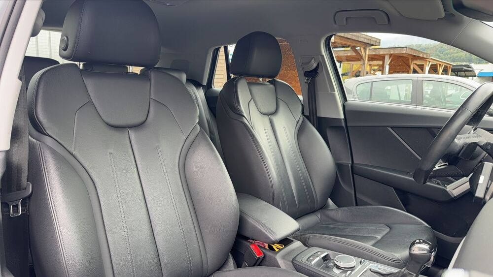 Q2 35 TFSI 150 S tronic 7 Design Luxe - Premi&egrave;re main Entretien 2020 occasion 73000 Chambery