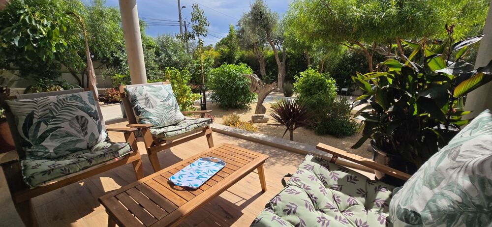 Appartement à vendre 3 pièces Rdc 3 parkings 2 garage BANDOL (83)