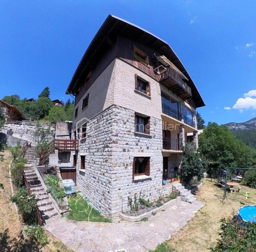 ?? À ALLOS  ENSEMBLE IMMOBILIER DE 450 M²  4 APPARTEMENTS  TERRAIN 1 455 M² ??
