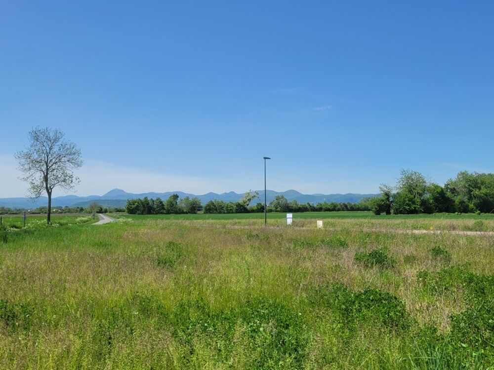 Vente Terrain A 5 minutes de l'autoroute de Riom et 20 minutes de Clermont-Ferrand Clerlande